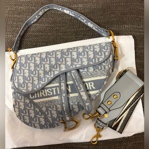 Fashion Saddle Mono Grey Hand/Crossbody Bag With Double Sided Mono Guitar Strap